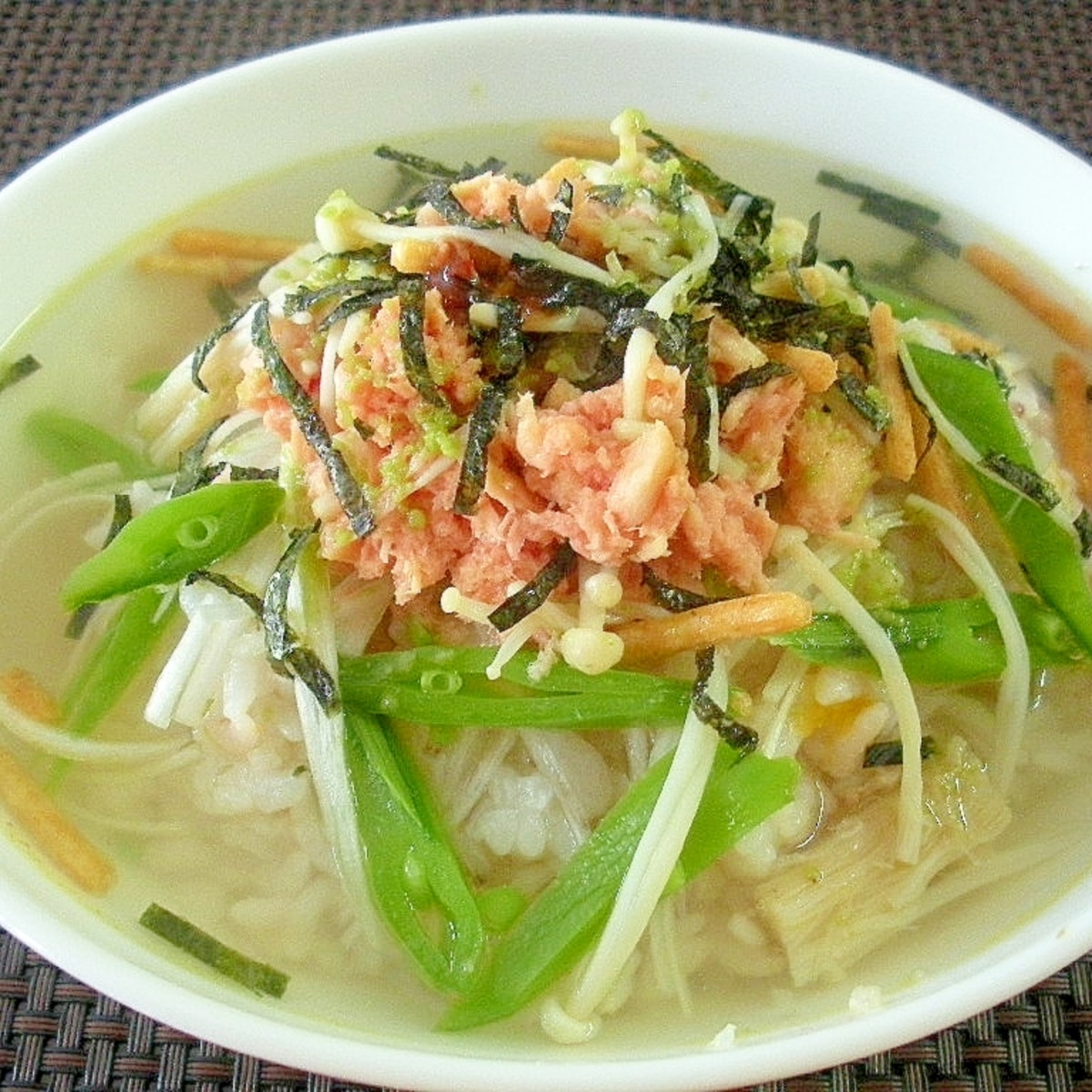 お夜食に 鮭フレークと野菜の簡単お茶漬け レシピ 作り方 By Kojarin7 楽天レシピ お夜食に 鮭フレークと野菜の簡単お茶漬け レシピ 作り方 By Kojarin7 楽天レシピ